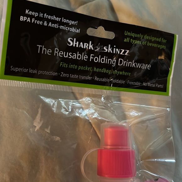 Shark skinzz reusable folding drink ware - Picture 2 of 4
